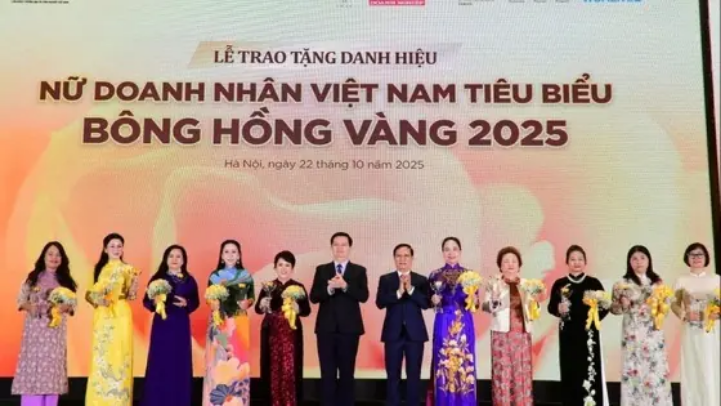 98 nữ doanh nhân nhận Cúp Bông hồng vàng 2025